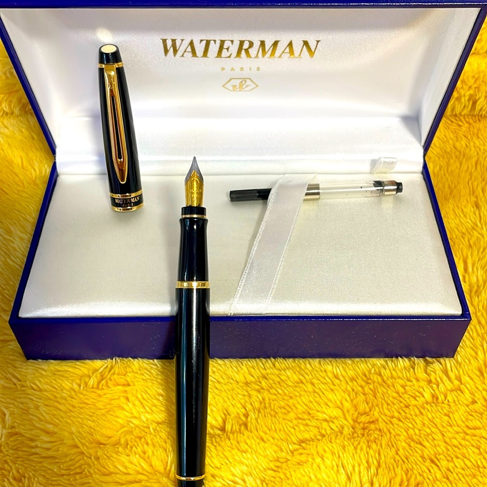 Waterman Expert Black Gold Trim Fountain Pen - Medium